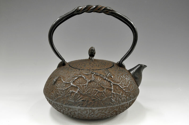 未使用、山形水沢 菊池浄慶作 １８型糸目肌　南部鉄瓶　南部鉄器　鉄瓶　調理器具 未使用、山形水沢 菊池浄慶作 18型糸目肌 南部鉄瓶 南部鉄器