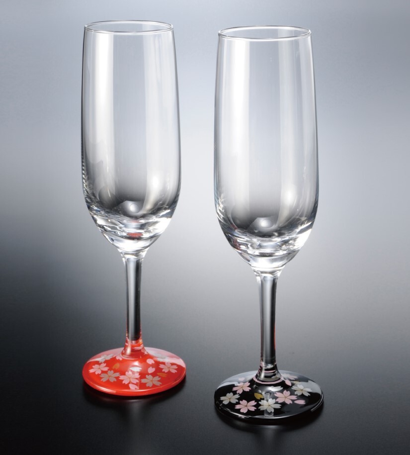 名入れ シャンパングラス ぬりもん de Verre ペアシャンパングラス 蒔絵 桜　ペアグラス　桜　赤黒ペアセット 名入れ　紀州漆器グラス