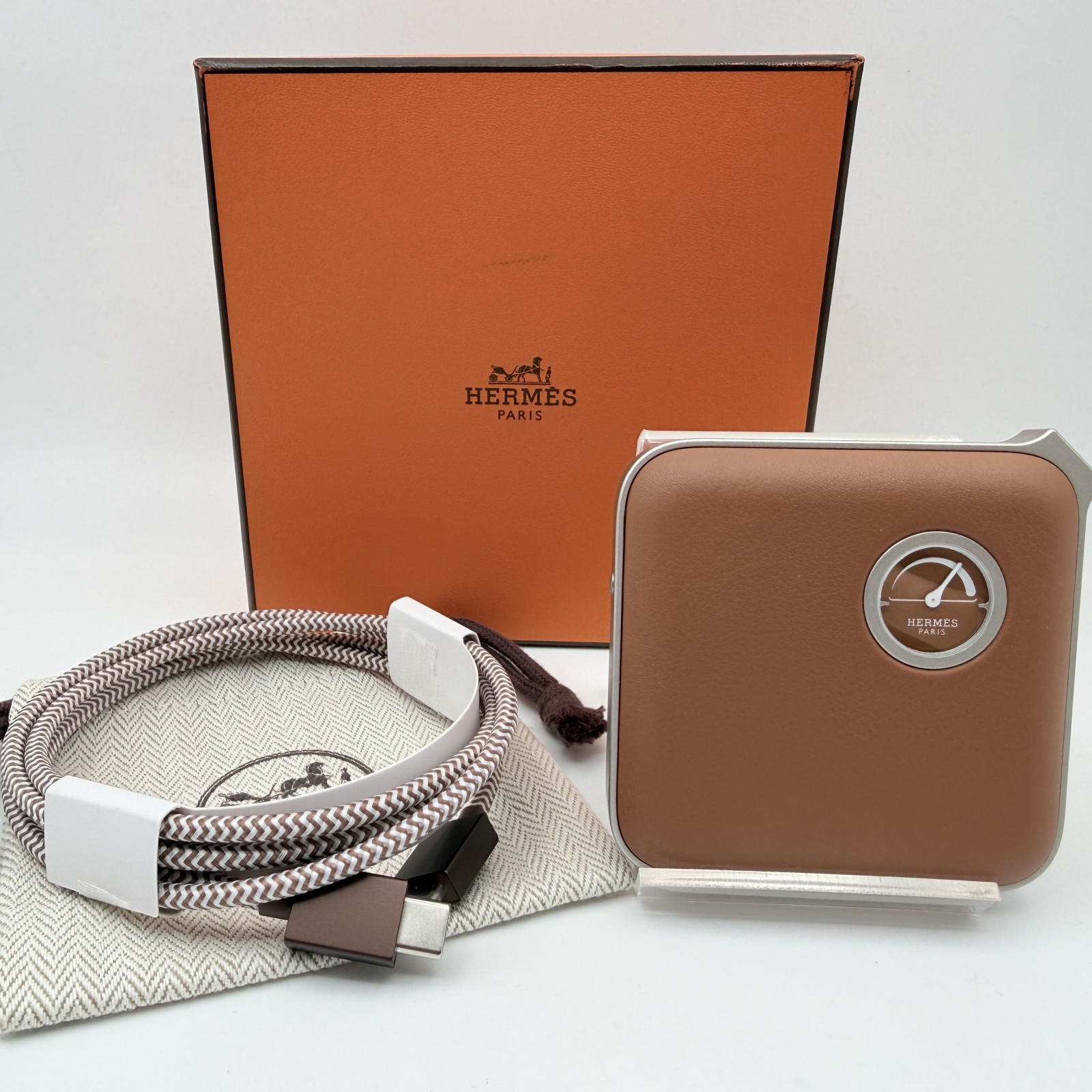 楽天市場】新品 お取り寄せHERMES エルメスVolt'H ワイヤレス充電器