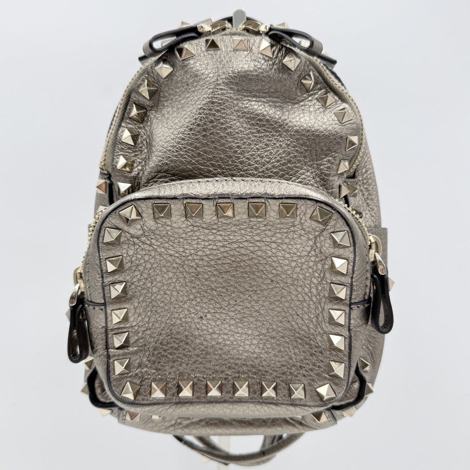 VALENTINO GARAVANI（ヴァレンティノ・ガラヴァーニ）ロックスタッズ ミニ バックパック レザー メタリックグレー