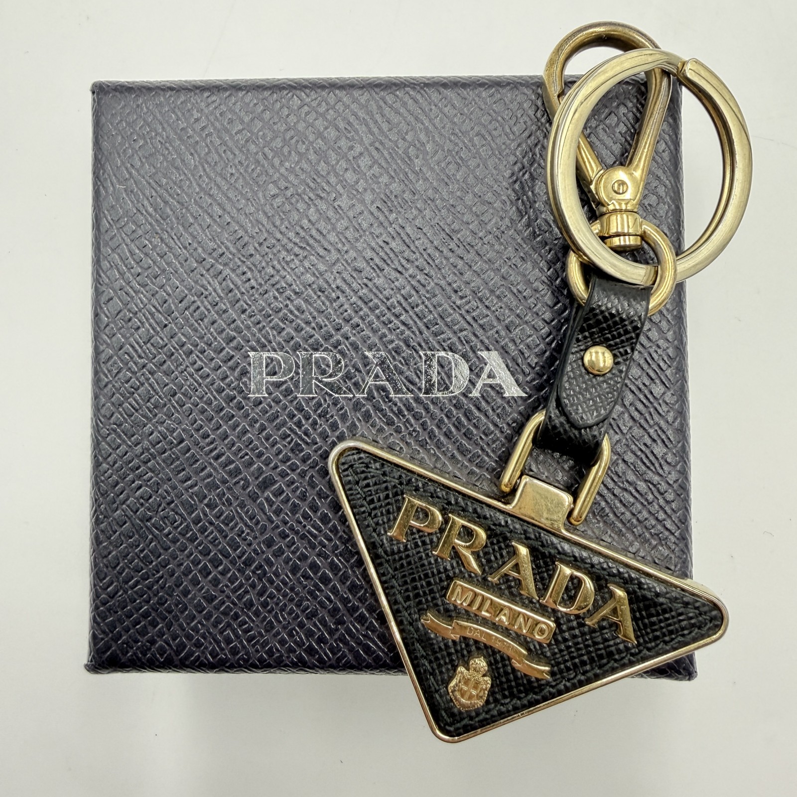 楽天市場】PRADA プラダ キーリングハートモチーフレターロゴレッド