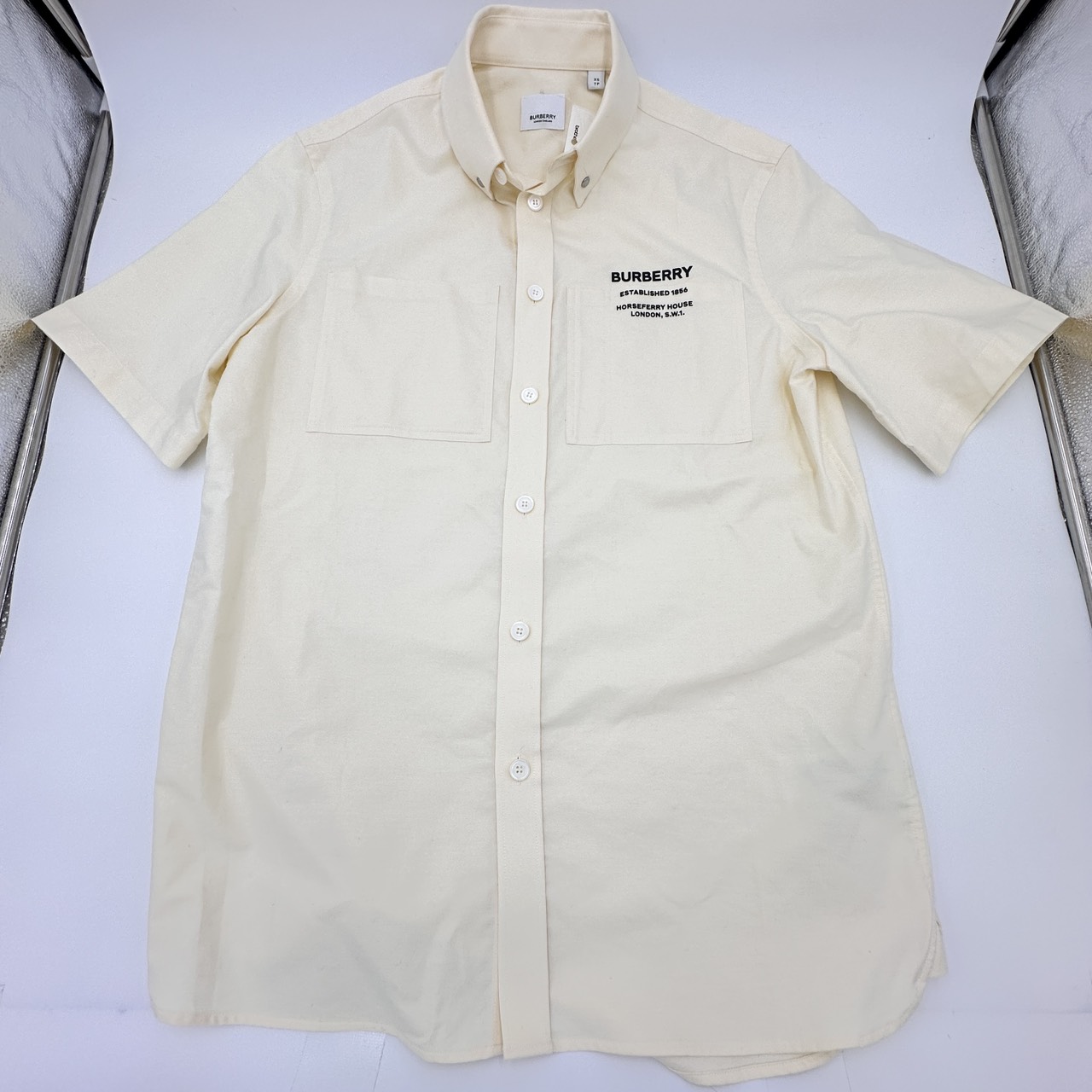 BURBERRY（バーバリー）ロゴプリント 半袖シャツ ライトイエロー系 コットン XS