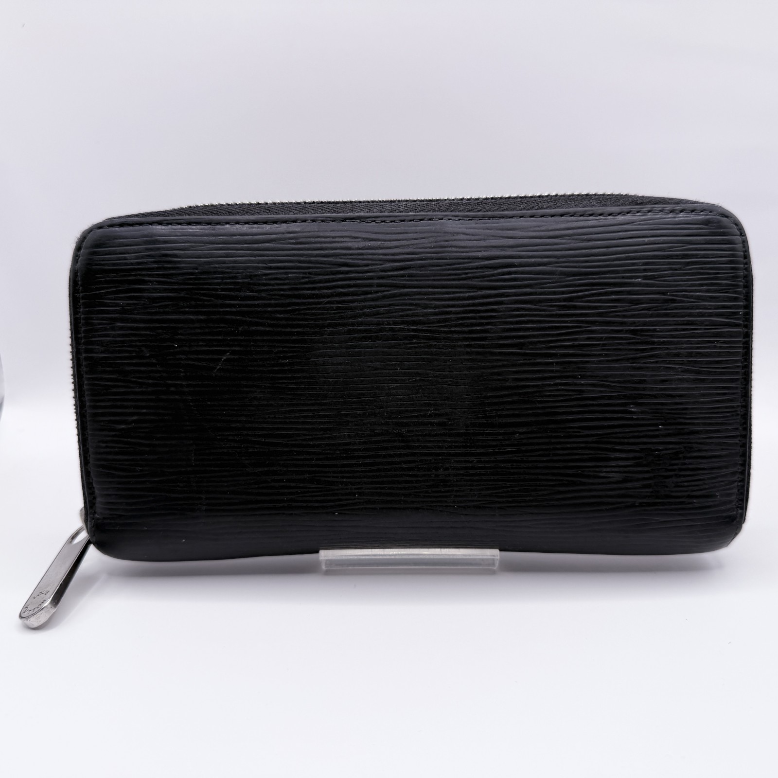 LOUIS VUITTON（ルイヴィトン）ジッピー・ウォレット エピ レザー ブラック ラウンドファスナー長財布 M60072 シルバートーン金具