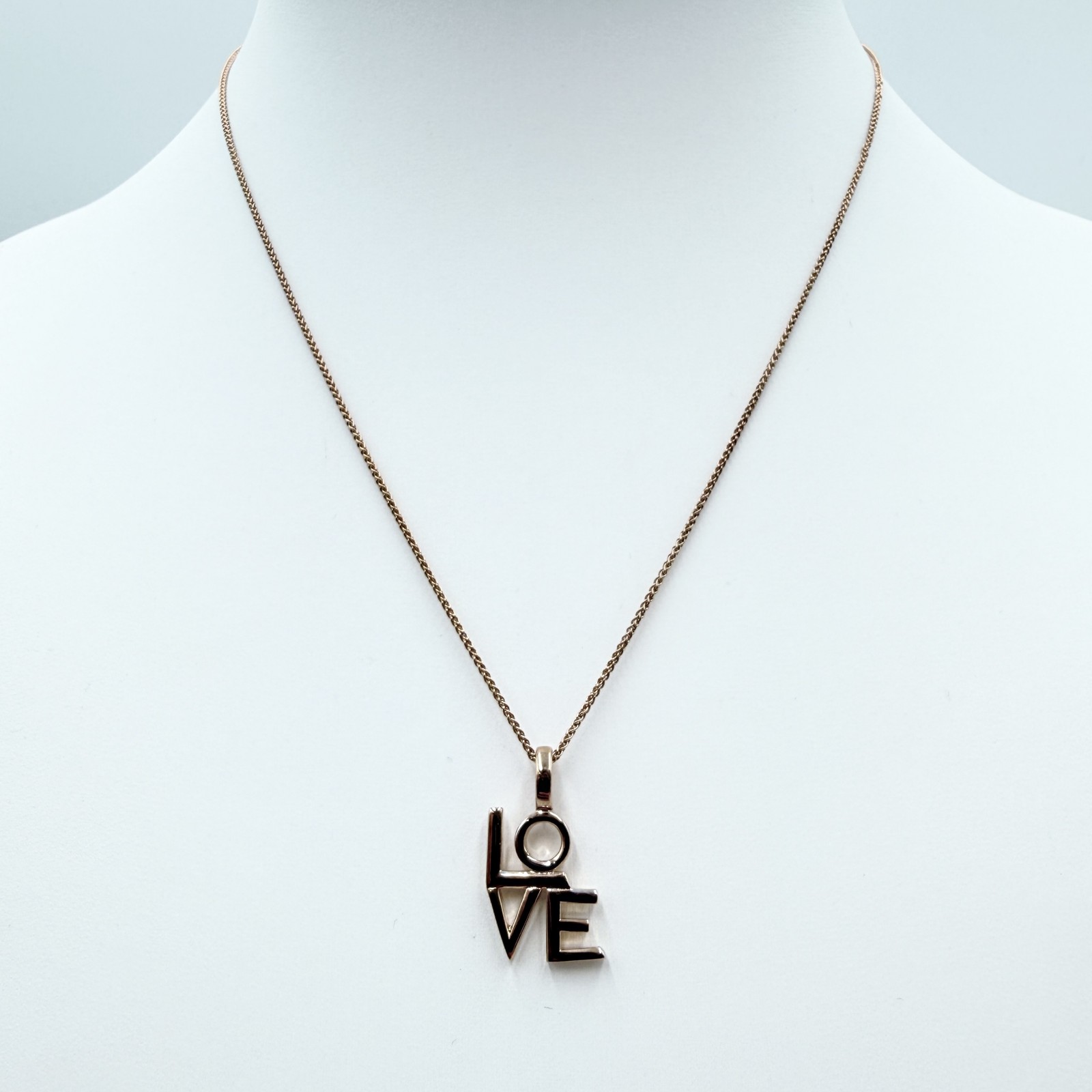 SAINT LAURENT（サンローラン）LOVE ペンダント ネックレス ローズゴールドトーン ロゴチャーム レディース 669087Y1500
