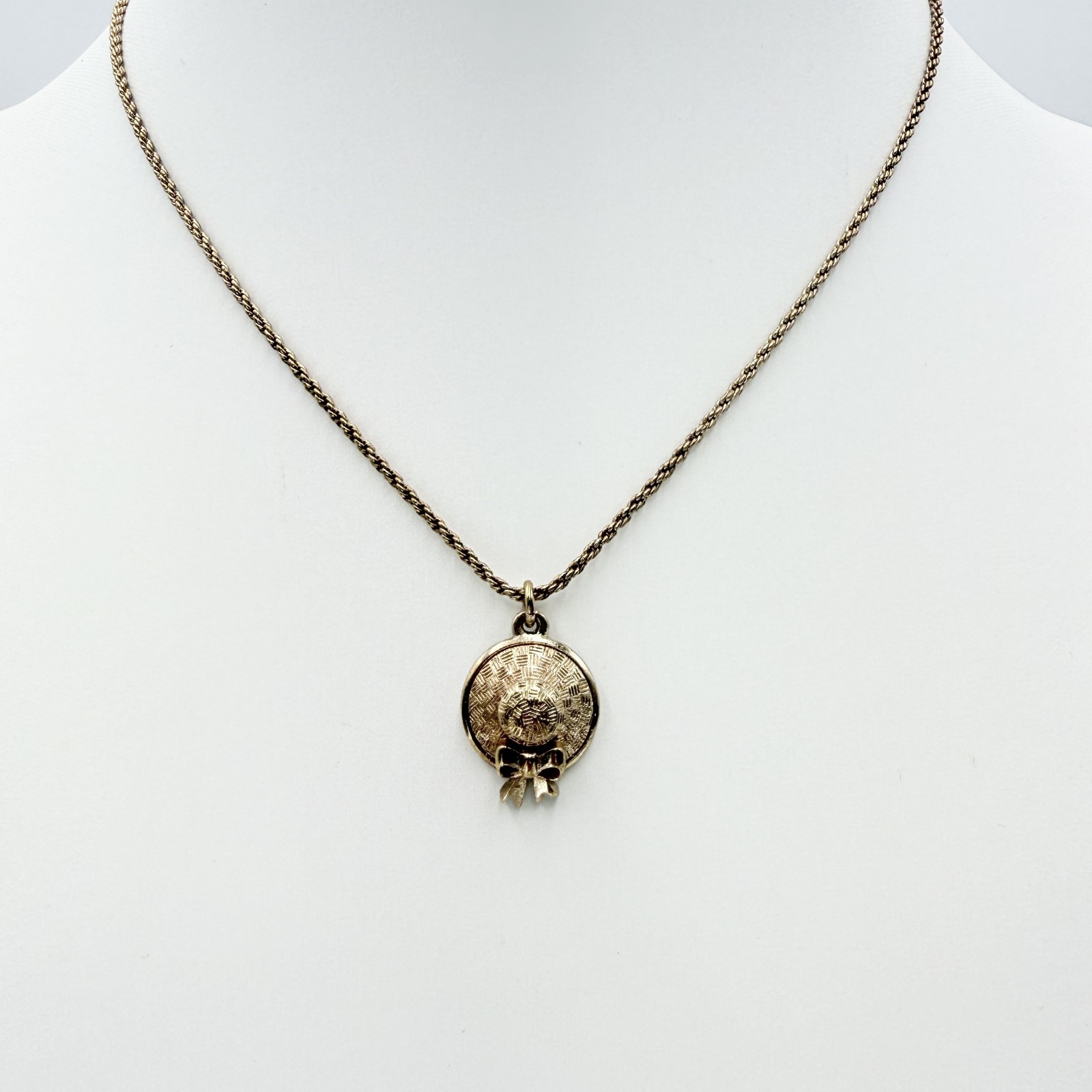 Christian Dior（クリスチャンディオール）ヴィンテージ ハットモチーフ ネックレス ゴールドトーン ロープチェーン リボン装飾 44.5cm