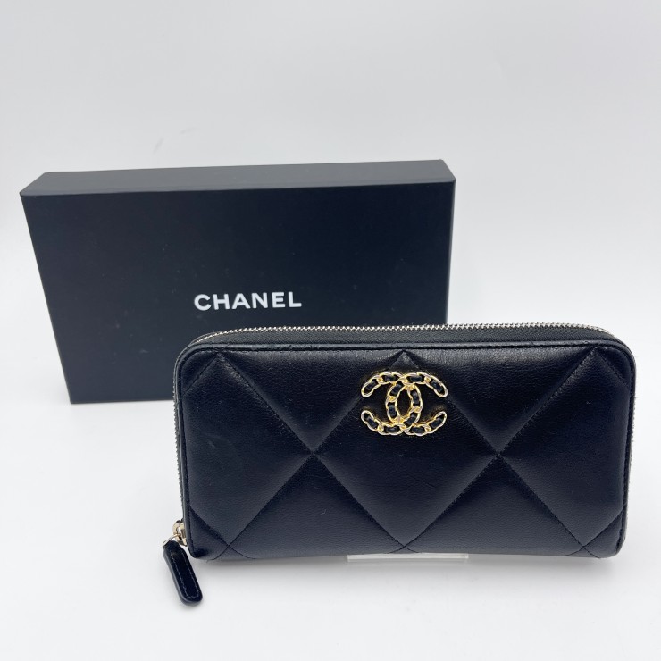CHANEL（シャネル）シャネル19 ロング ジップ ウォレット 長財布 ラウンドファスナー マトラッセ レザー ブラック ゴールド金具 AP1063【中古】