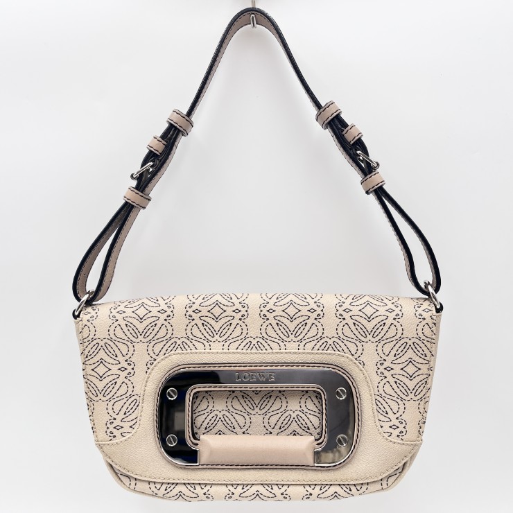 LOEWE(ロエベ)リピートアナグラム ショルダーバッグ ベージュ系 レザー 総柄 ワンショルダー レディース 【中古】|VALORA Vintage Tokyo 店