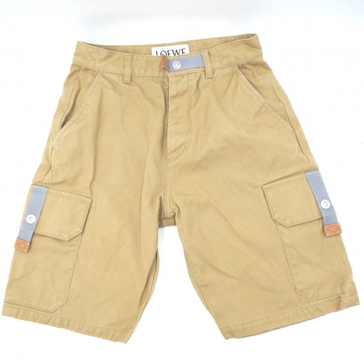 LOEWE（ロエベ）カーゴショーツ ハーフパンツ ベージュ コットン レザーディテール サイズ44 メンズ【中古】｜VALORA Vintage Tokyo 店