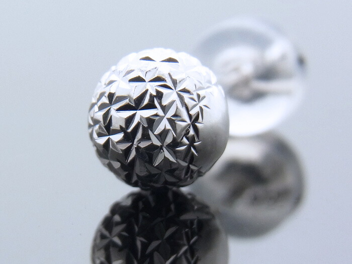 ≪ 美人百花 掲載 ≫ 18K ホワイトゴールド デザインカット ボール 6mm スタッド ピアス 18金 ※1個販売となります|VALUABLE 店