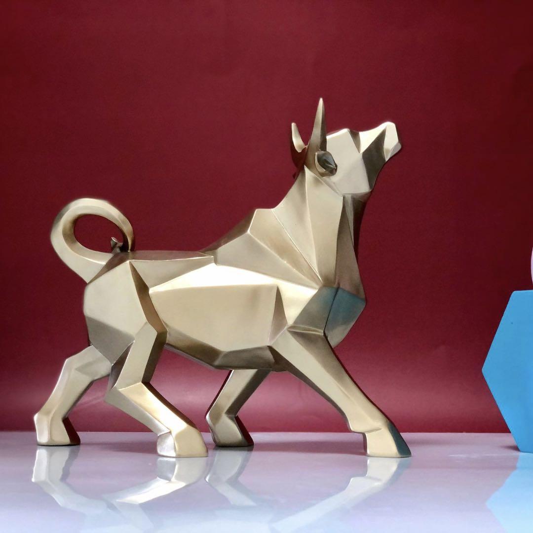 オブジェ ゴールド ブル 闘牛 置物 フィギュア 牛の像 ３D 縁起物 牛のオブジェ 机の装飾 棚デスクトップ 玄関 アニマル オブジェ おしゃれ 北欧 即納