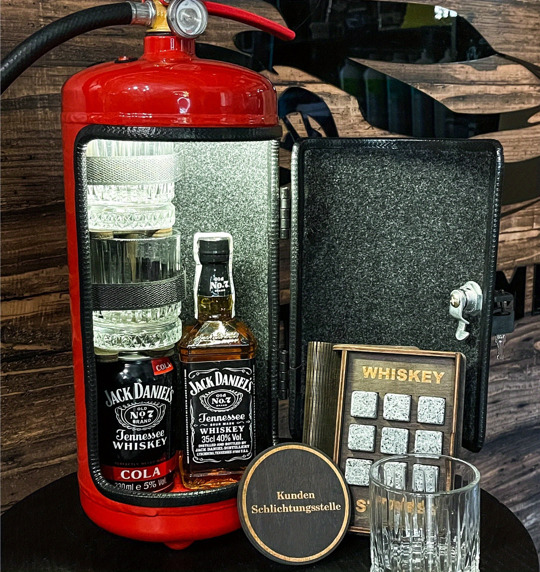 ミニバーキャビネット 消化器デザイン インテリア 収納 お酒収納 ボトルホルダー ユニーク おもしろ オブジェ 装飾 パーティ デコレーションプレゼント 贈り物 アメリカン雑貨 おしゃれ｜バリューライフ店 26,558円