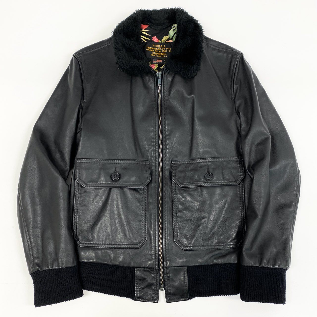 美品 シュプリーム 17AW ステッチ プルオーバー ジャケット 中綿 黒 M 美品 シュプリーム 17AW ステッチ プルオーバー ジャケット 中綿