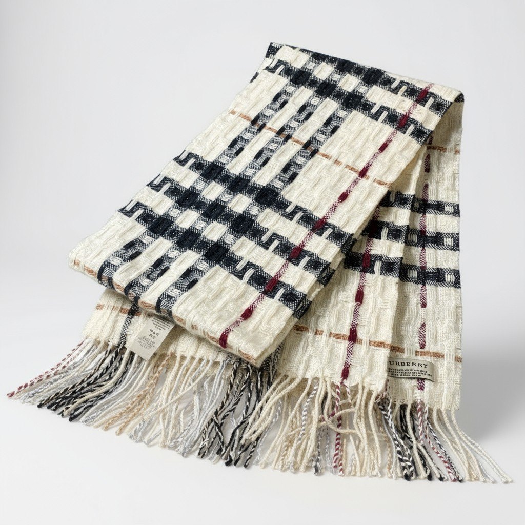 BURBERRY バーバリー ハート ノバチェック カシミヤ 100% ベージュ BURBERRY バーバリー ハート ノバチェック カシミヤ 100% ベージュ