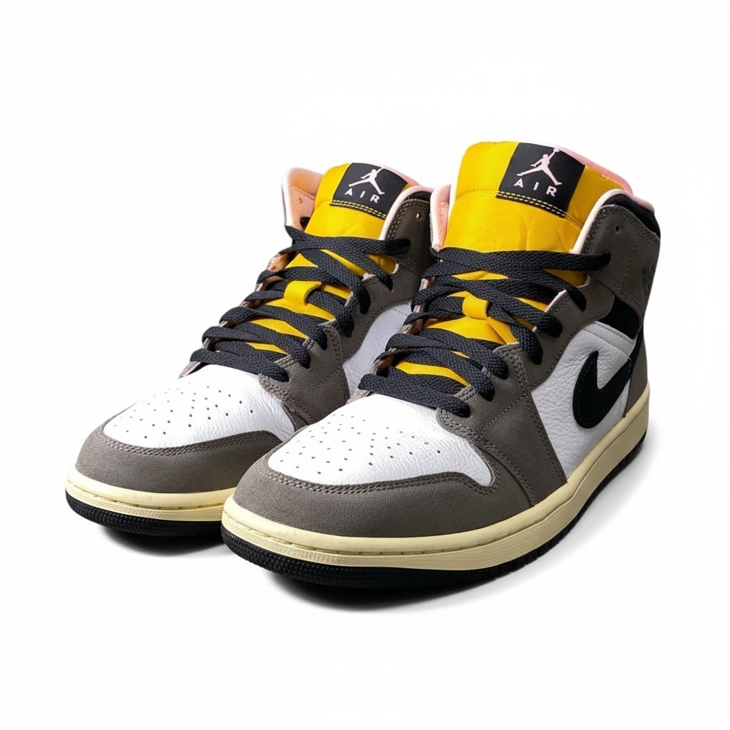 《極美品》 NIKE ナイキ AIR JORDAN 1 MID CAVE STONE エアジョーダン HQ2011-100 28.5糎 スニーカー シューズt18r 【中古】