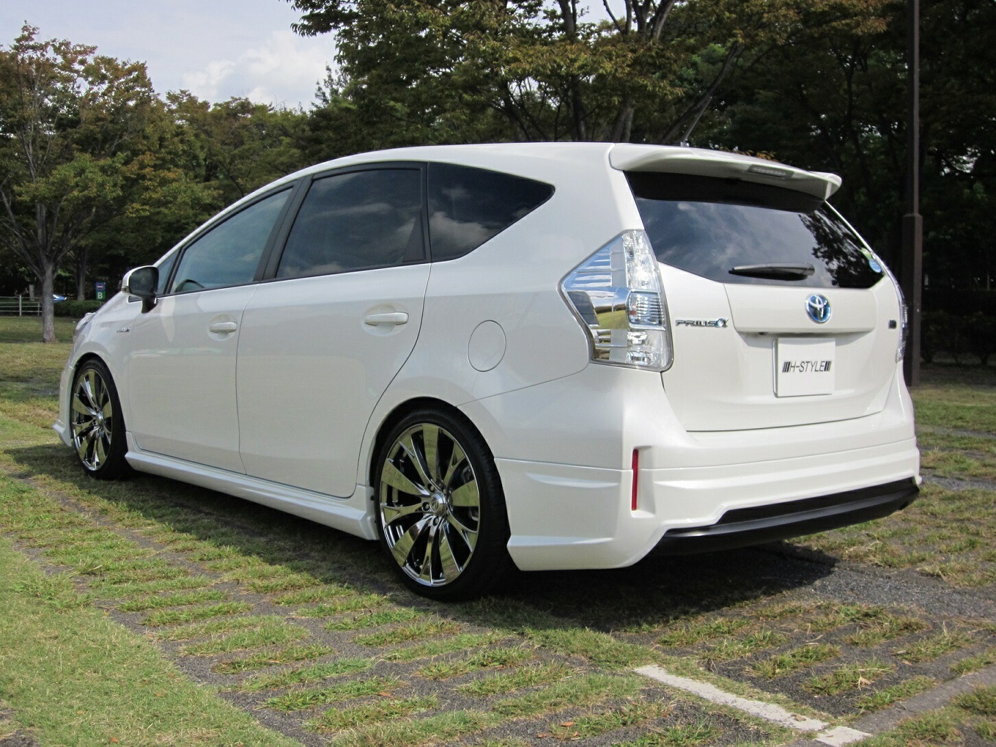 驚きの価格 プリウスα 40系 前期型リヤアンダースポイラーH-STYLE製 TOYOTA