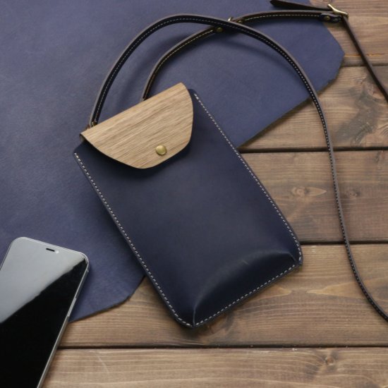 VARCO REAL WOOD 肩肉合切袋 合切袋 スマホケース 流行り スマホ 首掛け 小入れもの スマホポーチ ショルダーバッグ 今めかしい 革 本革 革製 パウダーコンパクト なめし革 日本製 木製 生まれながら木 メンズ レディース 分かりやすい 差し上げ物 差し上げ物 父の日 母の日 pt