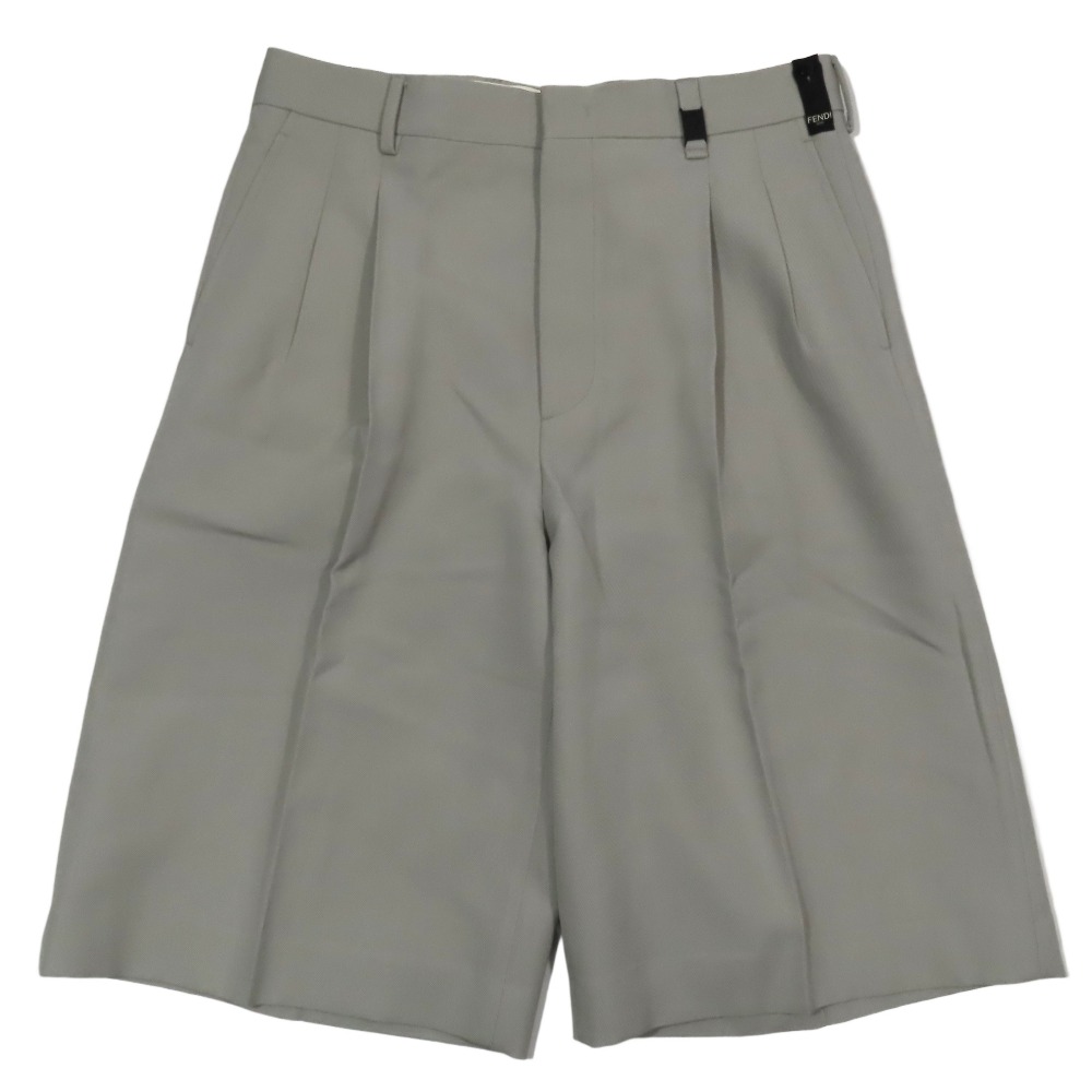 【中古】未使用 21aw FENDI フェンディ バミューダパンツ スラックス ショートパンツ FFロゴ金具 ハーフパンツ 2タック 無地 ワイド 48 グレー メンズ Re：MODE ブランド古着のリモード