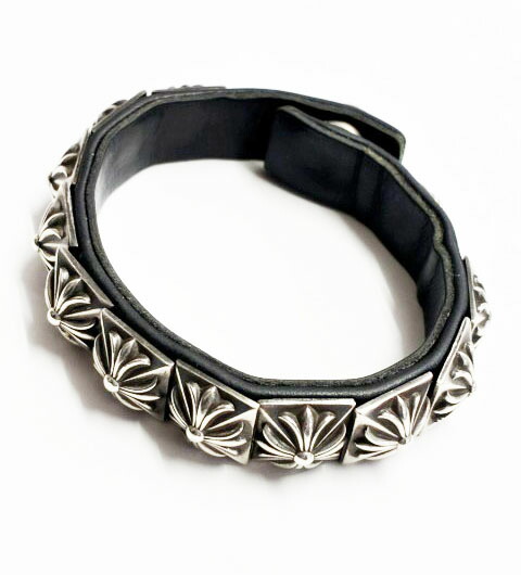 【中古】クロムハーツ CHROME HEARTS ZERO STUD SNGL ROW 皆無 金字塔 スタッズ シングル なめし革 腕輪 しろがね色 【ブランド名古着ベクター】☆AA★ ▲ 260508 メンズ レディース 【ベクター 古着】 260508