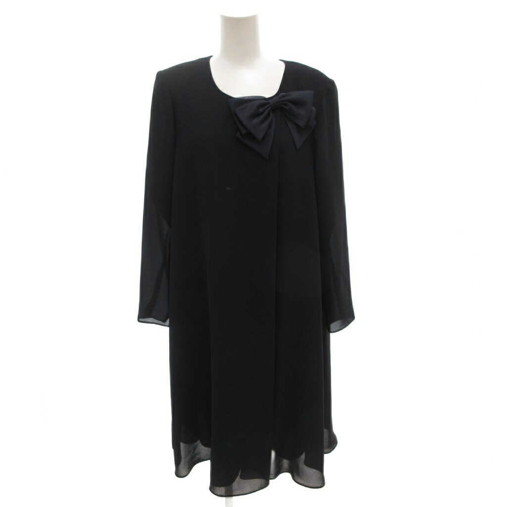 233○値下げHANAE MORI ネイビーとホワイトの半袖ワンピース40 HANAE MORI（ワンピース）のフリマアイテム一覧