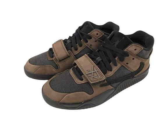 【中古】ナイキ NIKE &times; TRAVIS SCOTT JORDAN JUMPMAN JACK TR FZ8117-204 スニーカー 24 ブラウン トラヴィススコット ジョーダン ジャンプマン ジャック ☆AA★ メンズ 【ベクトル 古着】 260528｜ブランド古着ベクトルプレミアム店 19,670円