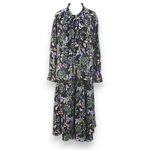 【中古】インゲボルグ INGEBORG ベリー 木の実柄 セットアップ 長袖 シャツ ブラウス プリーツスカート 4 黒系 ブラック ボウタイ ボタン レディース 【ベクトル 古着】 260525｜ブランド古着ベクトルプレミアム店