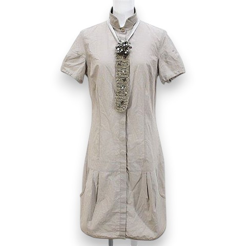 【中古】ブルネロクチネリ BRUNELLO CUCINELLI DD52113 半袖 衣装 膝丈 S ベージュ ビーズ 編み物えり巻き 首飾り パイピング タック イタリア製 レディース 【ベクター 古着】 260601