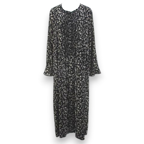 【中古】インゲボルグ INGEBORG 小花柄 長袖 衣裳 ロング丈 4 黒系 黒いこと スピード競技 ピンタック 裏地 レディース 【ベクター 古着】 260604