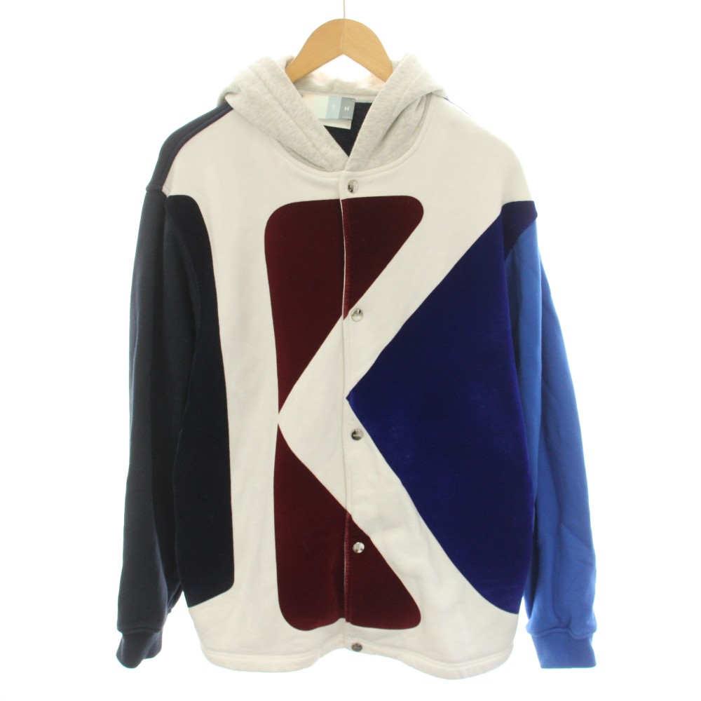 【中古】キスニューヨークシティ KITH NYC イニシャルKフーデッドコーチジャケット Initial K Hooded Coaches Jacket アウター フード 裏起毛 M 青 ブルー 白 ホワイト 23-011-060-0008-1-0 /YT9 メンズ 【ベクトル 古着】 260626｜ブランド古着ベクトルプレミアム店