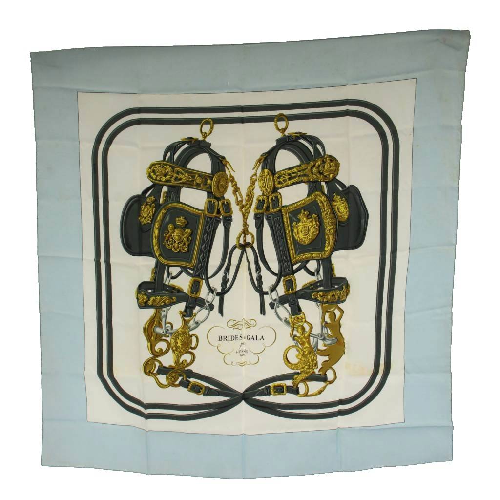 【中古】エルメス HERMES ブリッド ド ガラ BRIDES de GALA カレ90 えり巻き 総柄 地絹 白 白いこと 水色 ともし火青み /AN6 ■GY18 ■OH レディース 【ベクター 古着】 260425