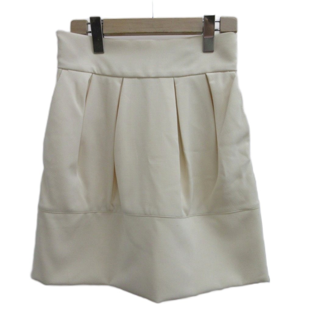 【中古】未当て嵌める品 エリザベッタフランキ ELISABETTA FRANCHI 曳き船付き添い人 スコート 40 象牙色 筋目 ミニ丈 チェーン店三尺帯 /PP ■GY40  【ベクター 古着】 260520