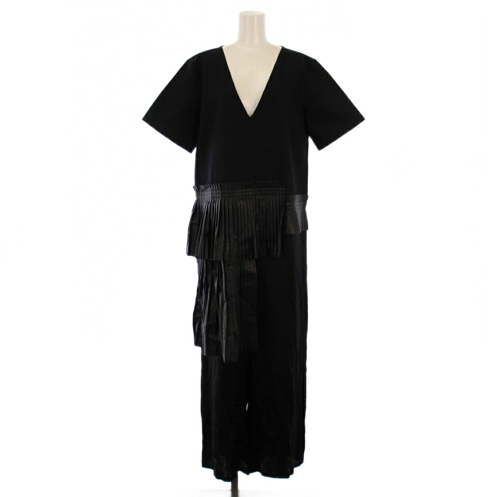 【中古】エムエムシックス メゾンマルジェラ MM6 Maison Margiela プリーツ フェイクレザージャンプスーツ オールインワン オーバーオール 半袖 Vネック 42 黒 S52FP0023 /BM レディース 【ベクトル 古着】 251124