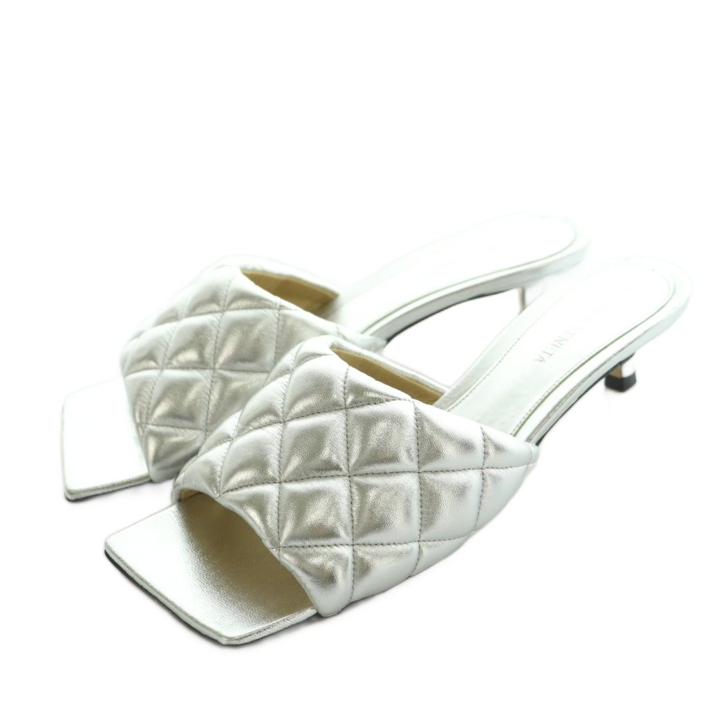 【中古】ボッテガヴェネタ BOTTEGA VENETA パデットキルティングミュールサンダル スクエアトゥ 36 23.0糎 しろがね色色合い /MI ■os ■SH レディース 【ベクター 古着】 260416
