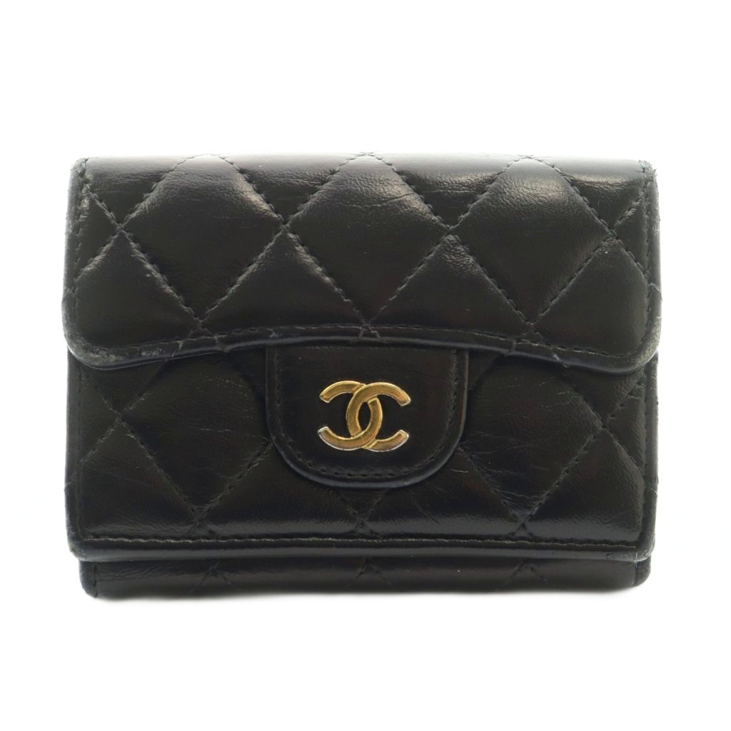 【中古】シャネル CHANEL マトラッセ スモールフラップウォレット 三つ折り金入れ パウダーコンパクト ココマーク ロゴタイプ ワンポイント 子ヒツジひと肌 31番台 黒 黒いこと /BB ■OH ▲H レディース 【ベクター 古着】 260421