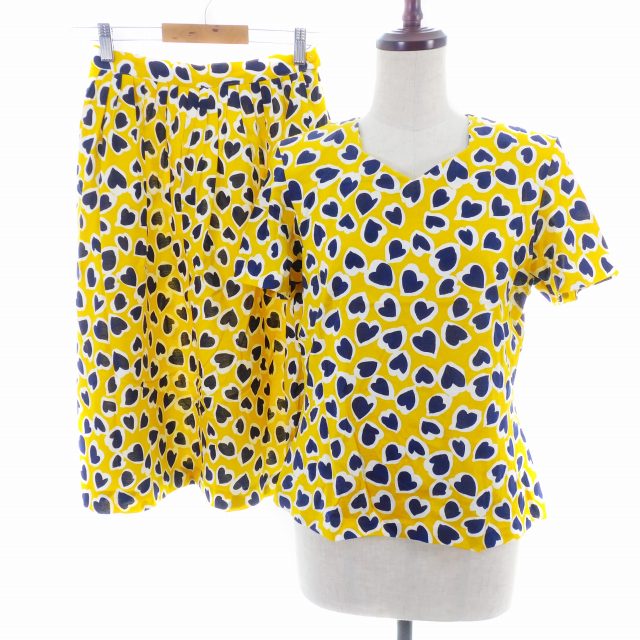 【中古】ハナエモリ HANAE MORI Soft Sports セットアップ 上下 カットソー 半袖 スコート 太陽フレア ひざ丈 ハート型柄 総柄 L 63-90 黄 黒 黄色 黒いこと トップス ボトムス /AZ レディース 【ベクター 古着】 260528