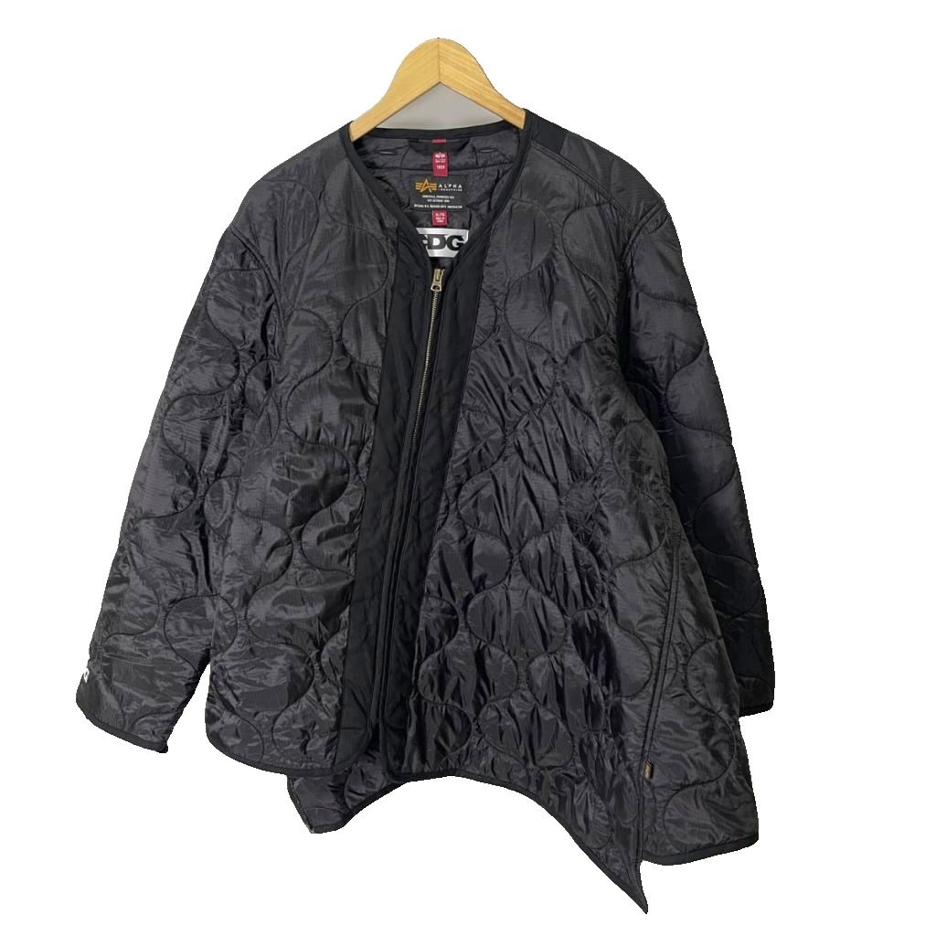 【中古】アルファ ALPHA Industries × CDG AD2023 キルティング上衣 上衣 中綿 うつり変わり青写真 SZ-J028 XL 黒いこと  【ベクター 古着】 260405