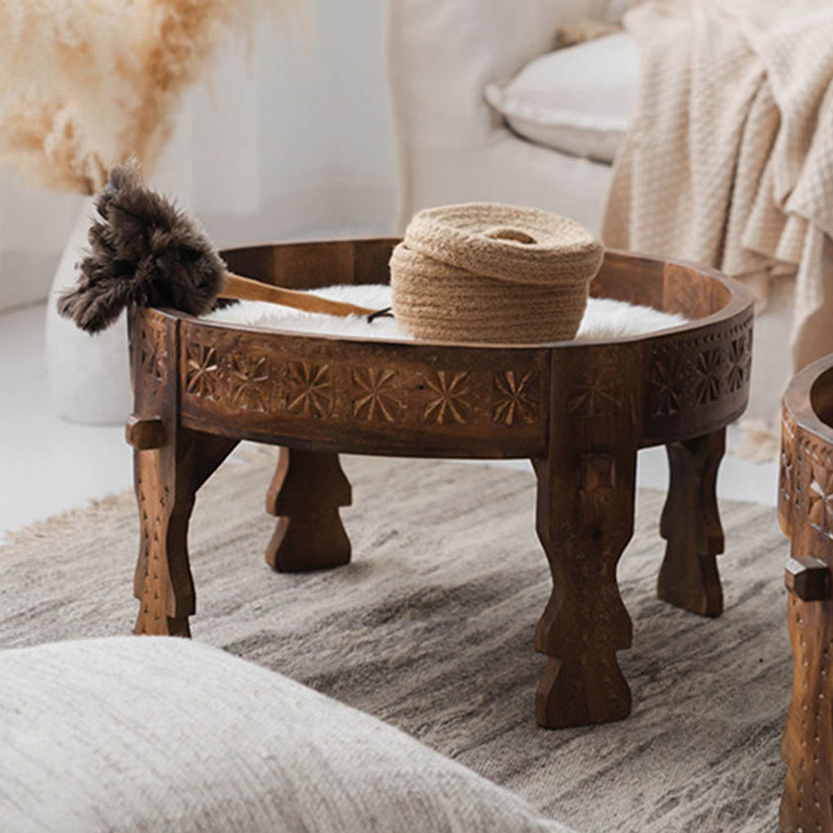 彫刻入り木製座卓アジアンテーブルサイドテーブル