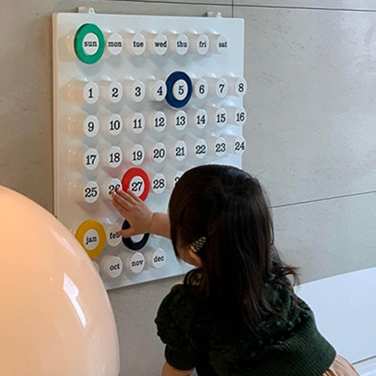 VeroMan インテリアになる 卓上万年カレンダー 子供の月と曜日を学ぶ教育 日めくり 暦 モダン レトロ キュート ギフト シンプル 小物 韓国インテリア [50cm]