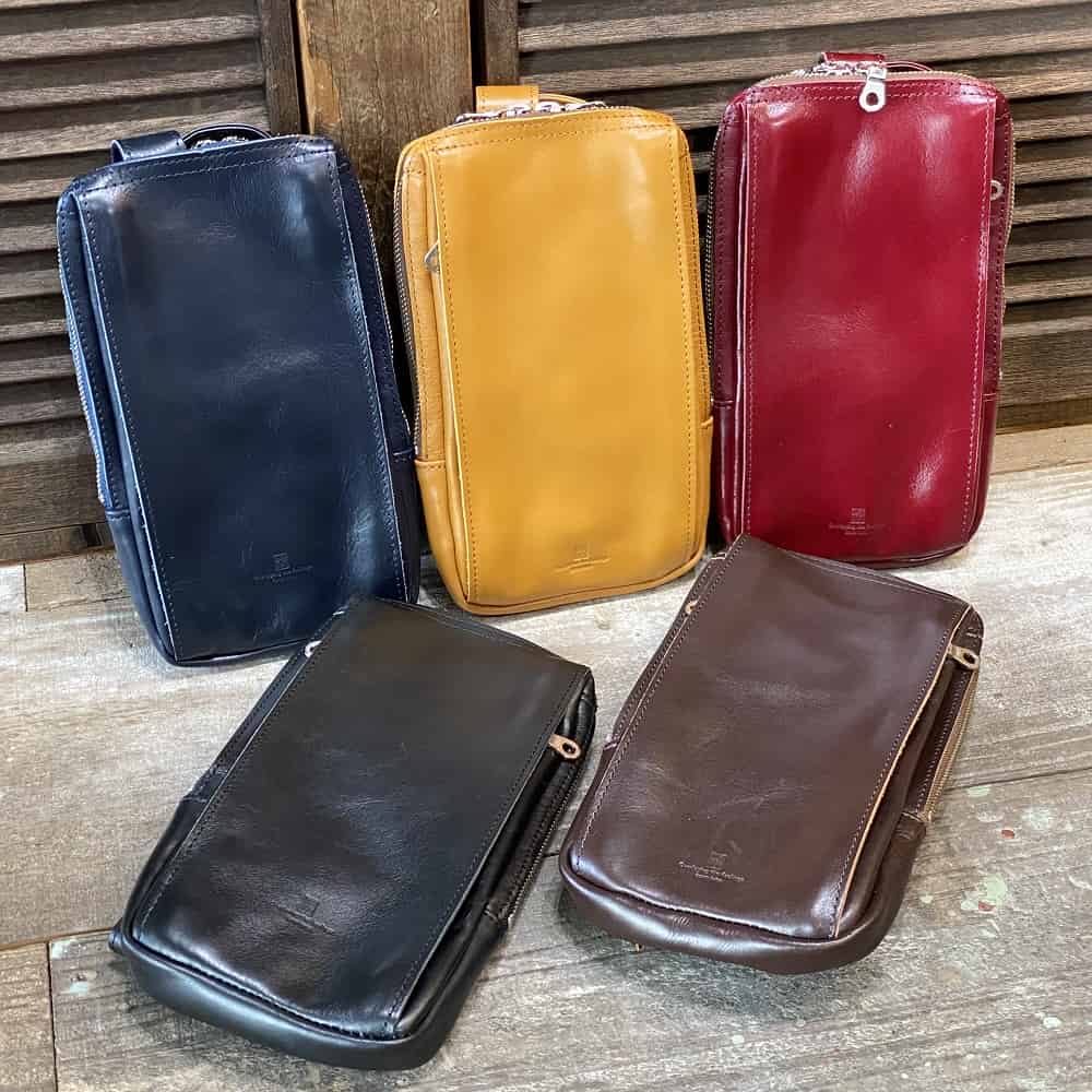 【BAGGY PORT/バギーポート/KOI『SLANTING 2WAY BODY BAG』】牛革カーフレザー縦型ミニボディバッグ※横型ミニショルダーバッグにもなります（KOT-1007N）メンズ/レディース【レザーバッグ革財布専門店Vertigo/ヴァーティゴ】