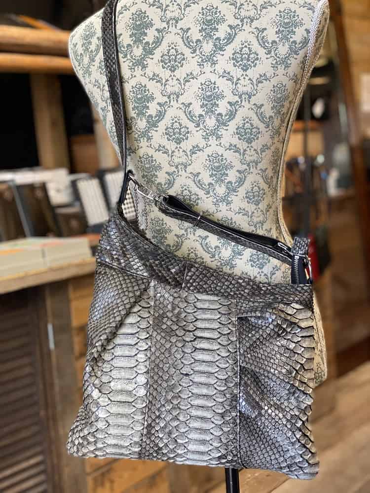 【新入荷and再入荷】Vertigoなめし革御徒面子＆レザーウォレット