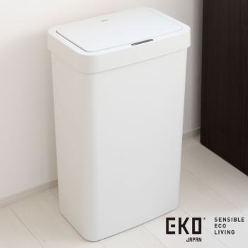 【ポイント最大47.5倍7/19日20時から】EKO ゴミ箱 ダストボックス センサー式 電池式 自動開閉 センサービン ごみ箱 50リットル 大容量 角型 フタ付き ふた付き 蓋付き プラスチック製 縦型 ハナセンサービン50L EK6226P-50L-WH ホワイト｜べりはやっ！店