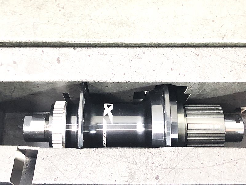 【中古】未使用品 シマノ SHIMANO ディオーレXT DEORE XT FH-M8110 12S 12mm/142mm 32H