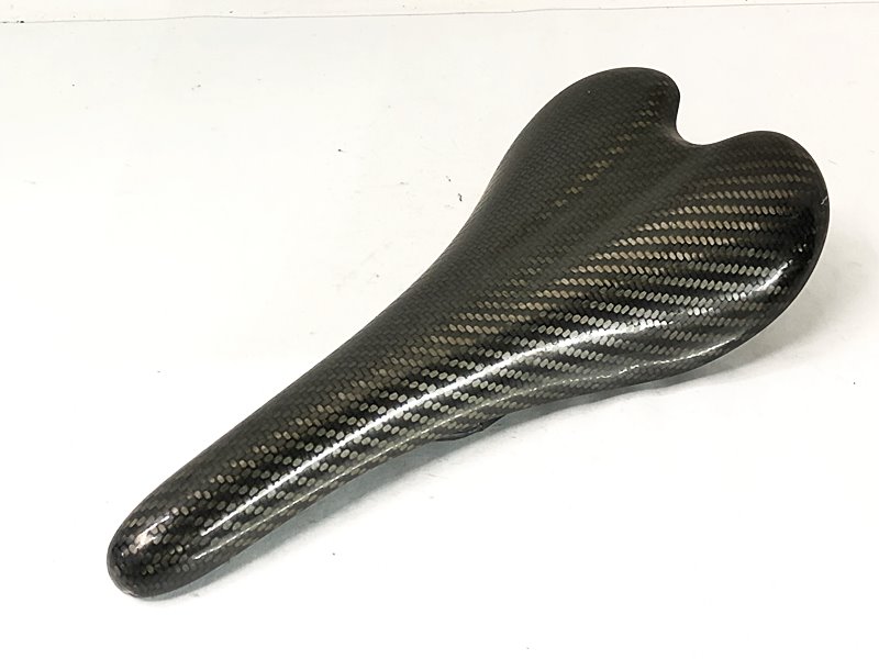 【中古】AX ライトネス AX LIGHTNESS フルカーボンサドル CARBON SADDLE サドル カーボン【値下げ】