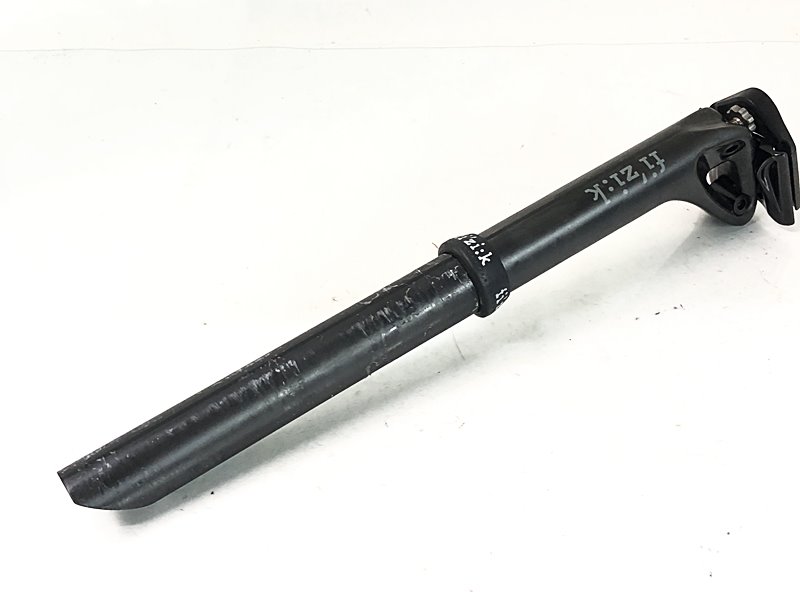 【中古】フィジーク FIZIK シラノ 00 CYRANO 00 SEATPOST 27.2粍/330粍 腰掛け郵便受け 炭素
