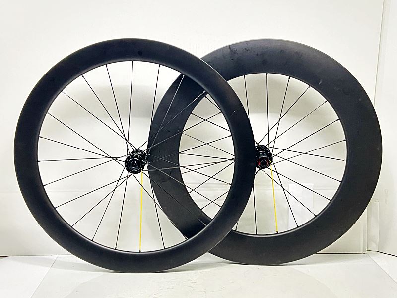 【中古】LIGHT BICYCLE 56/88mmハイトリム TNI REVO ROAD DISCハブ ホイールセット シマノフリー 11速 DISC チューブレスレディ カーボン