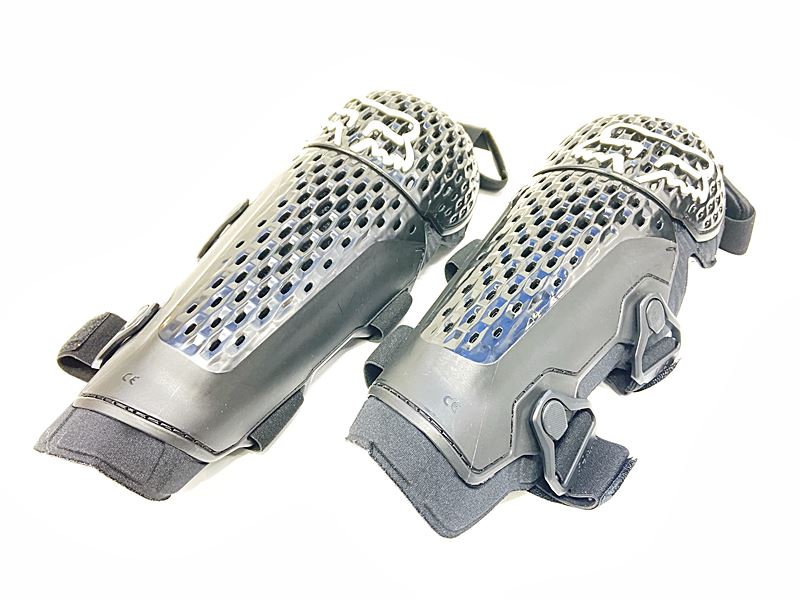 【中古】フォックス FOX タイタンレース TITAN RACE ニーシンガード プロテクター L/XLサイズ【値下げ】