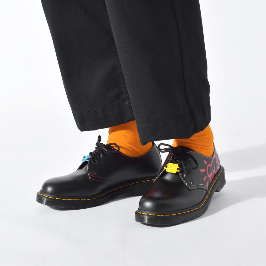 楽天市場 ドクターマーチン レースアップシューズ メンズ レディース Dr Martens 1461 Keith Haring 3 ホール シューズ 靴 シューズ カジュアル ロック ローカット 人気 定番 おしゃれ レースアップ 3ホール コラボ ブラック 黒 母の日 Via Torino インポート