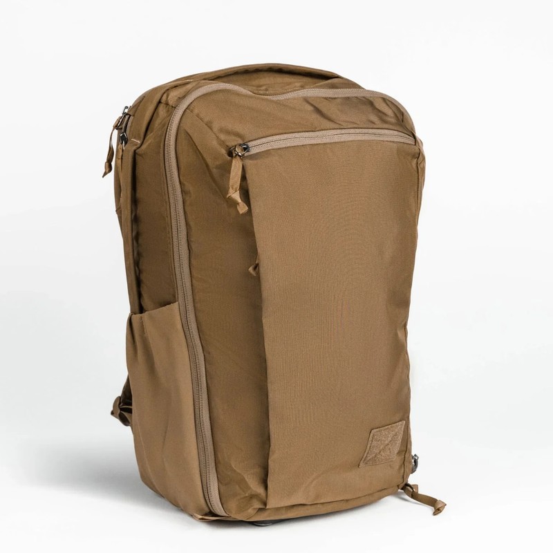 エバーグッズ EVERGOODS CTB26 - Civic Travel Bag 26L Coyote Brown [eg13012c シビックトラベルバッグ 旅する 旅する用 背嚢 うしろ側容器に並べる メンズ 旅行 国内旅する 外国で旅する コヨーテブラウン]