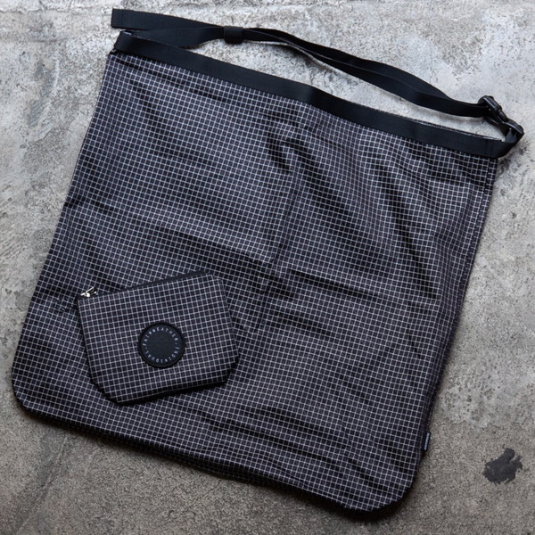 未使用品 フェアウェザー パッカブルショルダーバッグ ダイニーマ ブラック FAIRWEATHER* hip pack (dyneema hybrid black) - BLUE LUG