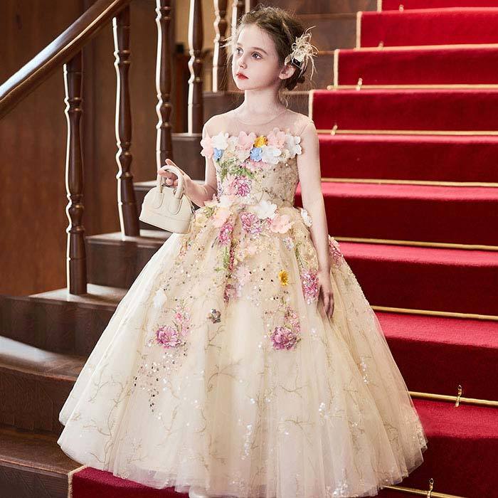 大切な日の輝きを彩る キッズフォーマルドレス スパンコールと刺繍の上品な煌めき ピアノ発表会から結婚式まで 少女の夢を叶えるプリンセススタイル 自然な森ガールテイスト ジュニア向けのおしゃれ着 マキシ丈で清楚な佇まい画像