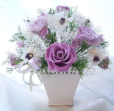 プリザーブドフラワーとは花 観葉植物美しく枯れない生花プリザーブドフラワー花職人さんの手組new小花いっぱいの紫のバラのアレンジプリザーブドフラワー Pw イタリアギフトvigo